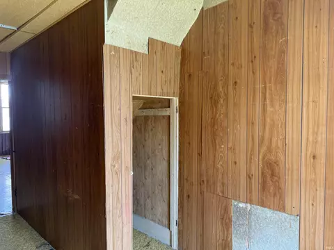Entry Way - 545 S Wayne St, Waterloo, IN 46793 photo 1 of 5