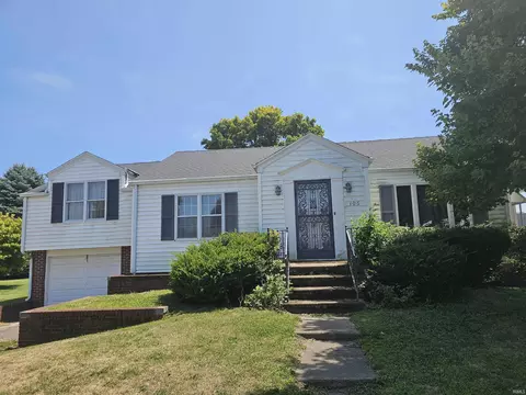 106 E Beckley St, Royal Center, IN 46978