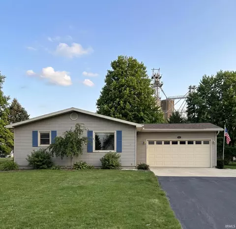 21 Yvonna St, Leesburg, IN 46538