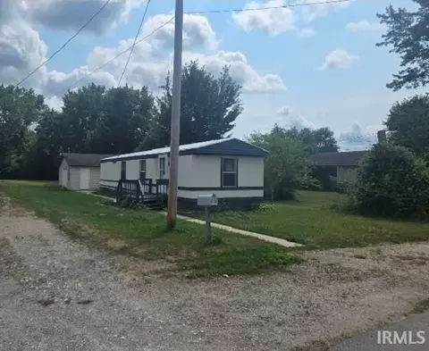 612 E 4th St, Hartford City, IN 47348