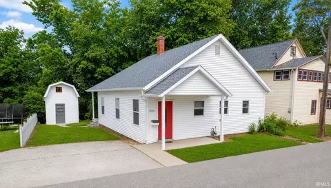 1307 Sunday Ln, Winona Lake, IN 46590