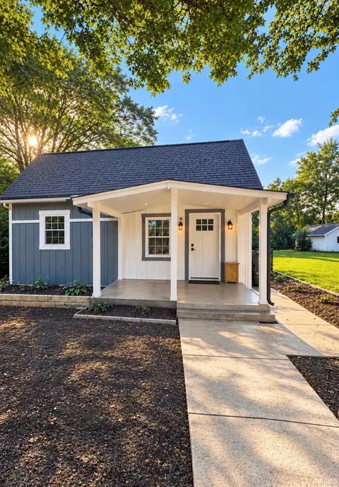 1015 Chestnut St, Anderson, IN 46012