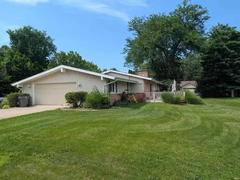 54074 Echo Ln, Bristol, IN 46507