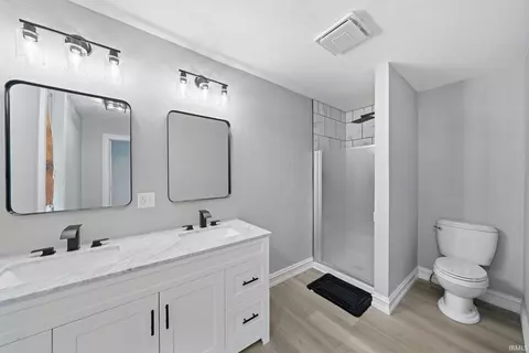 Bath - 1310 Vernon St, Wabash, IN 46992 photo 1 of 2