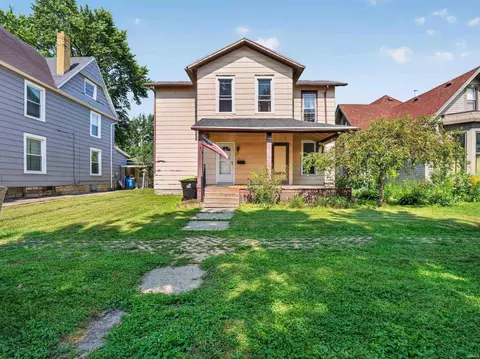 462 Lincoln Ave, Huntington, IN 46750