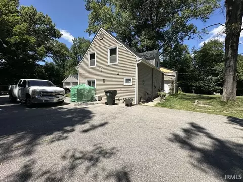 1705 Graybrook Ln, New Albany, IN 47150