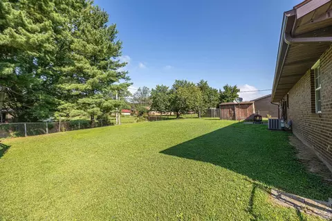 Exterior - 117 Oakmount Ct, Jasper, IN 47546 photo 2 of 5