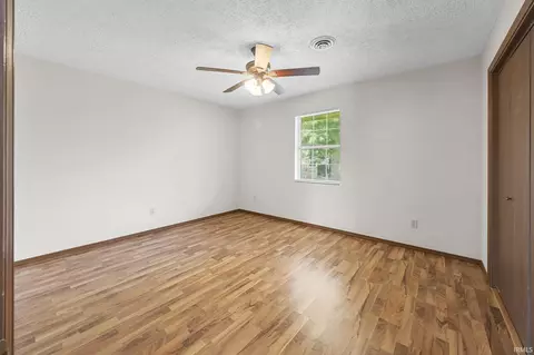 Bedroom - 117 Oakmount Ct, Jasper, IN 47546 photo 1 of 5