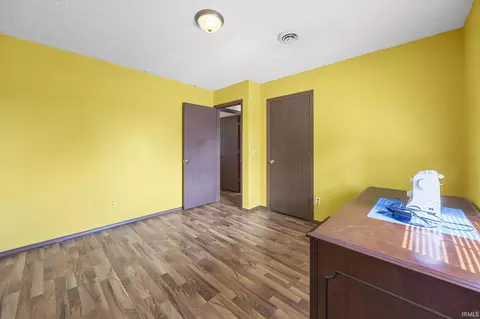Bedroom - 117 Oakmount Ct, Jasper, IN 47546 photo 5 of 5