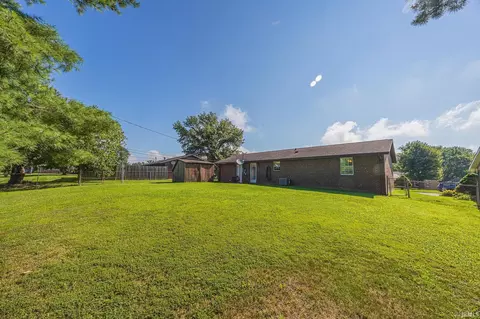 Exterior - 117 Oakmount Ct, Jasper, IN 47546 photo 3 of 5