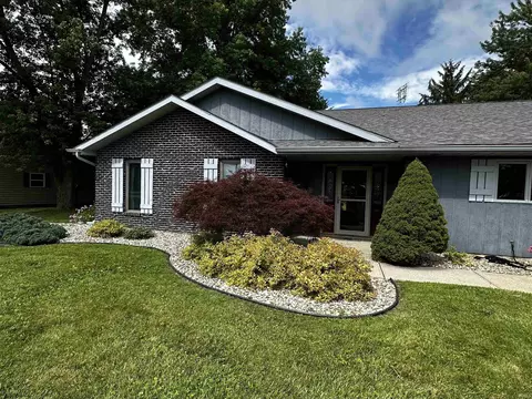 11401 Roberts Rd, Harlan, IN 46743