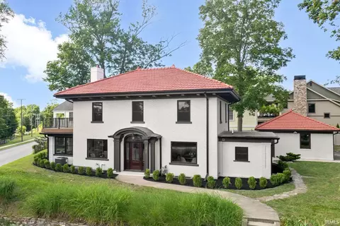 315 Corby Blvd, South Bend, IN 46617