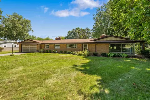 8438 Stellhorn Rd, Fort Wayne, IN 46815