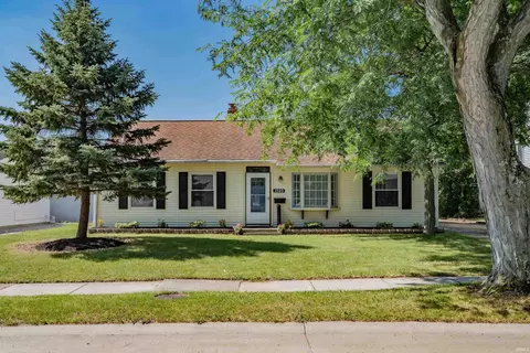 1520 Cypress Ln, Fort Wayne, IN 46825