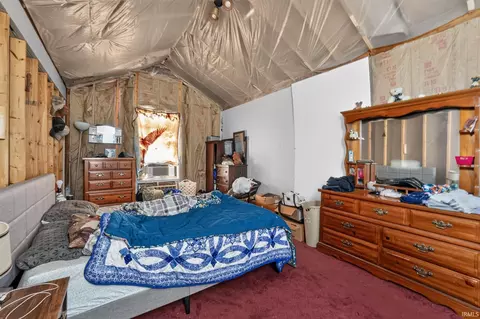 Bedroom - 2450 Rabbitsville Rd, Mitchell, IN 47446 photo 2 of 4