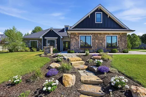 8405 Legends Pkwy, Fort Wayne, IN 46835