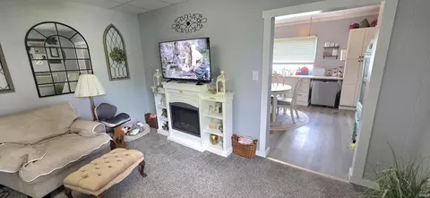 Living - 507 W Oak St, Bicknell, IN 47512 photo 1 of 2