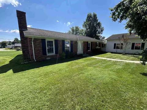 1207 N White River Ave, Petersburg, IN 47567