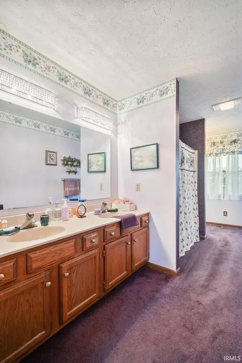 Bath - 2801 E Wright Dr, Kokomo, IN 46901 photo 2 of 3