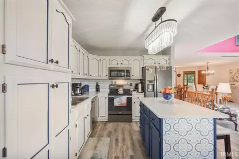 Kitchen - 2801 E Wright Dr, Kokomo, IN 46901 photo 2 of 3