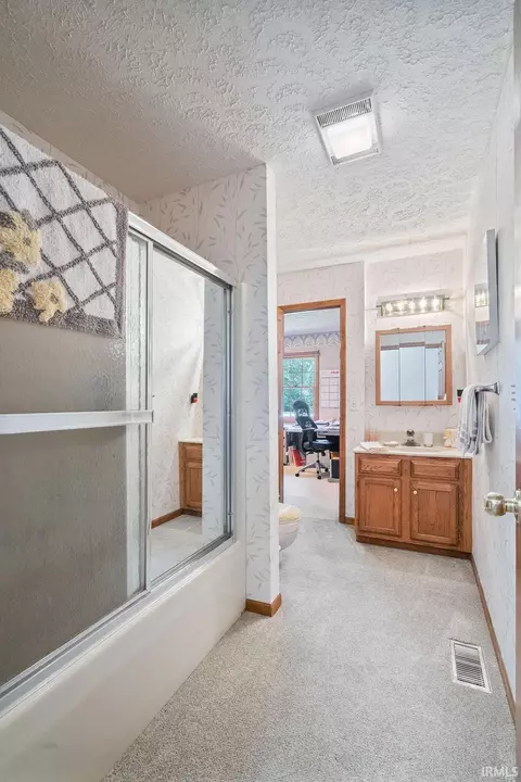 Bath - 2801 E Wright Dr, Kokomo, IN 46901 photo 3 of 3