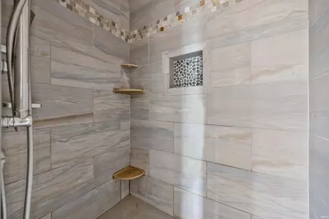 Bath - 4400 S Dixie Ln, St. Anthony, IN 47579 photo 2 of 3