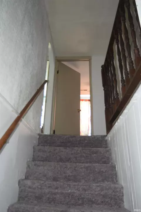 Entry Way - 2013 30th St, Bedford, IN 47421 photo 2 of 3