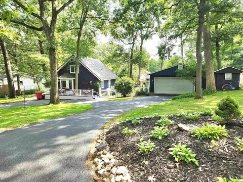 5701 E Shady Ln, Knox, IN 46534