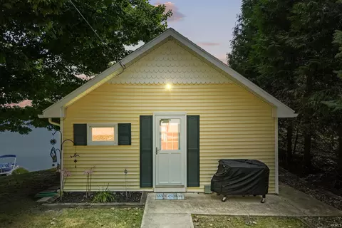 6145 S 970 E, Wolcottville, IN 46795