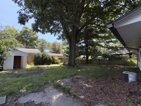 Exterior - 200 N Shellbark Rd, Muncie, IN 47304 photo 1 of 2