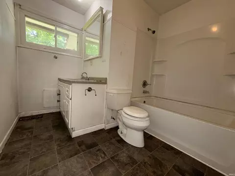Bath - 200 N Shellbark Rd, Muncie, IN 47304 photo 1 of 2