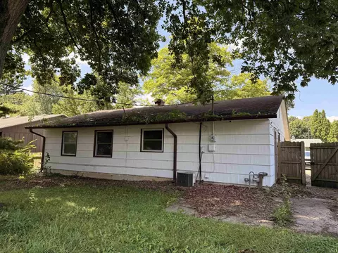 Exterior - 200 N Shellbark Rd, Muncie, IN 47304 photo 2 of 2