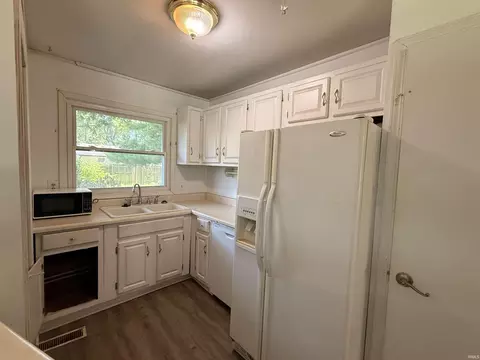 Kitchen - 200 N Shellbark Rd, Muncie, IN 47304 photo 1 of 2