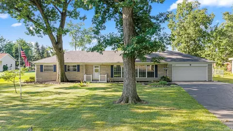 807 Ludwig Park Dr, Fort Wayne, IN 46825
