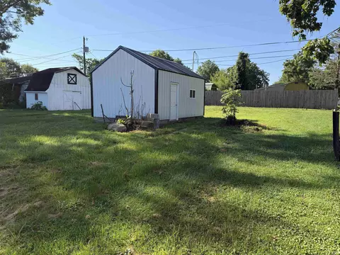 204 E Grissom Ave, Mitchell, IN 47446 photo 6
