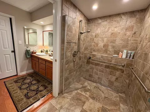Bath - 2240 E Cape Cod Dr, Bloomington, IN 47401 photo 2 of 3