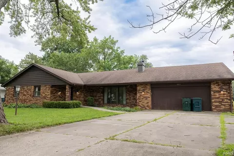 3213 W Twickingham Dr, Muncie, IN 47304