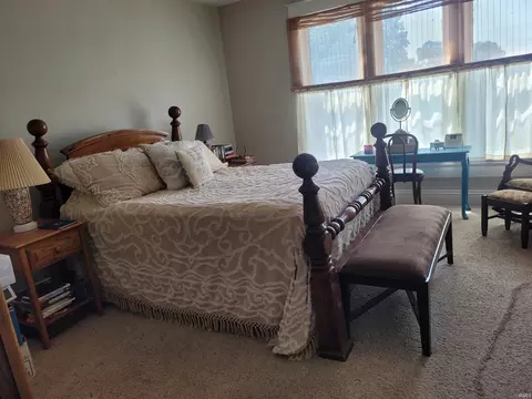 Bedroom - 429 E Third St, Mount Vernon, IN 47620 photo 2 of 6