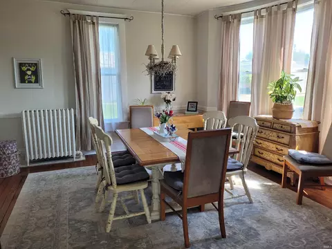 Dining - 429 E Third St, Mount Vernon, IN 47620 photo 1 of 2