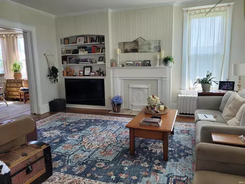 Living - 429 E Third St, Mount Vernon, IN 47620 photo 1 of 2