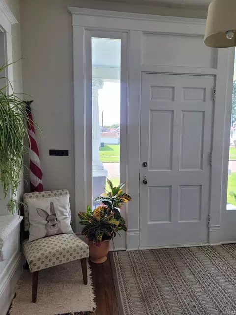 Entry Way - 429 E Third St, Mount Vernon, IN 47620 photo 2 of 4