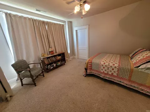 Bedroom - 429 E Third St, Mount Vernon, IN 47620 photo 3 of 6