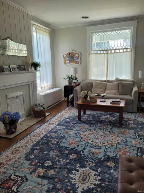 Living - 429 E Third St, Mount Vernon, IN 47620 photo 2 of 2
