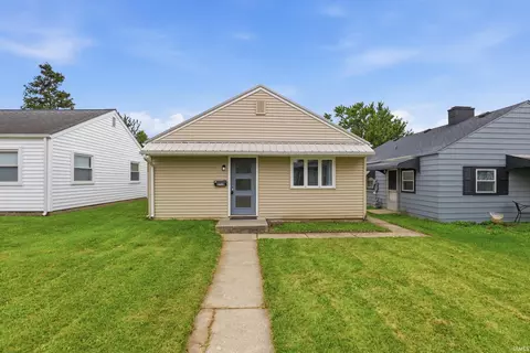 2710 Charlotte Ave, Fort Wayne, IN 46805