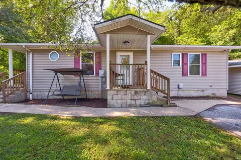 428 S 10th St, Rockport, IN 47635