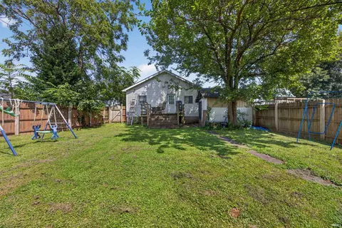 Exterior - 617 S 8th St, Mitchell, IN 47446 photo 7 of 16