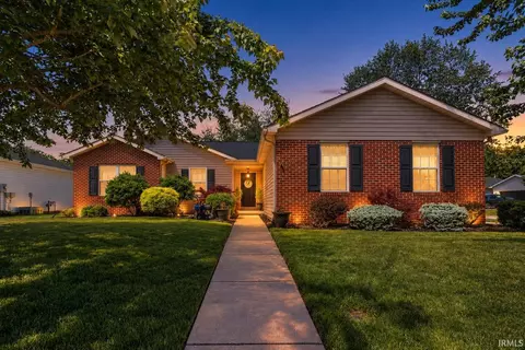 12912 Cold Water Dr, Evansville, IN 47725