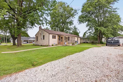 Exterior - 1201 W Warren St, Mitchell, IN 47446 photo 7 of 12