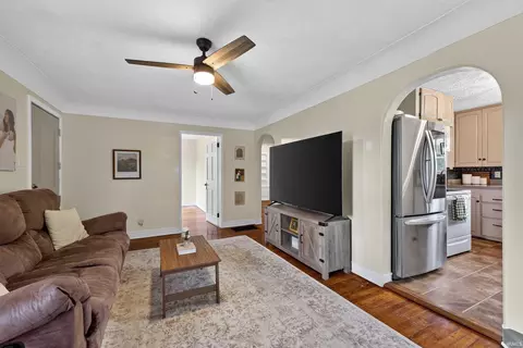 Living - 1201 W Warren St, Mitchell, IN 47446 photo 2 of 3