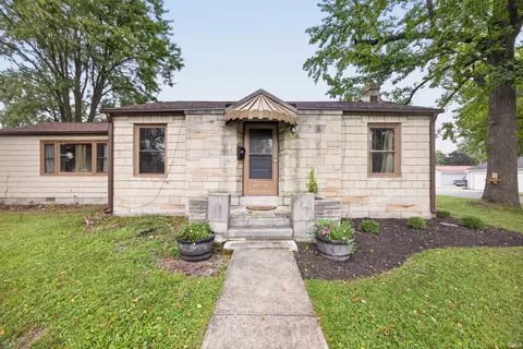 Exterior - 1201 W Warren St, Mitchell, IN 47446 photo 2 of 12